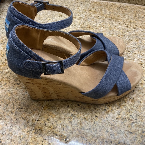 Tom's Women's Wedges - Picture 2 of 4